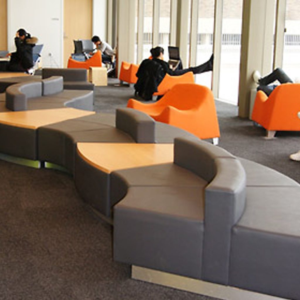 Location: Hamilton, OntarioDesigner: IBI GroupChair(s): Custom Mohawk Modular Seating Lounge(s): 773 Custom Big Sur