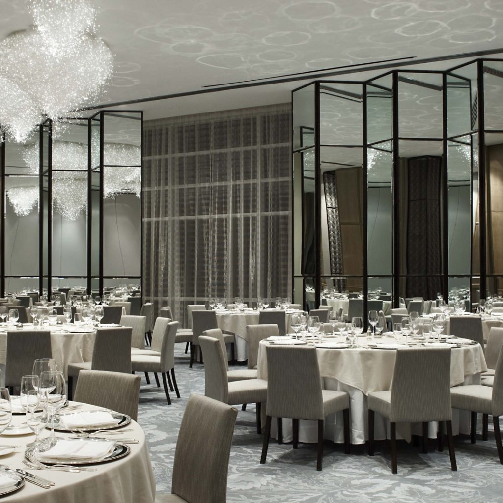 Location: Mexico CityDesigner: Yabu PushelbergChair(s): 872-LB Regent Stack 873-HB Regent Stack