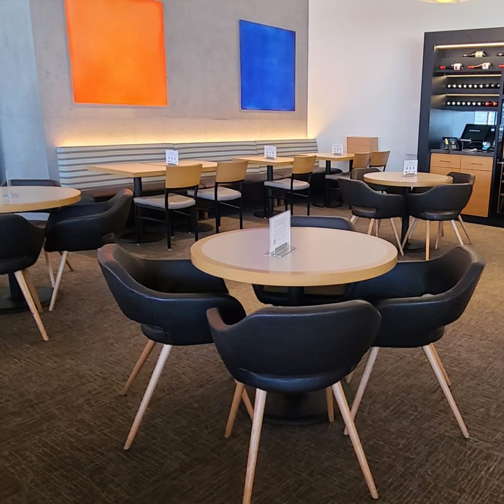 Location:  Toronto, ONChair(s):195-TWLG Utopia Arm 685-NSTK/US/WB Opus Stool(s):1685-US/WB Opus Bar