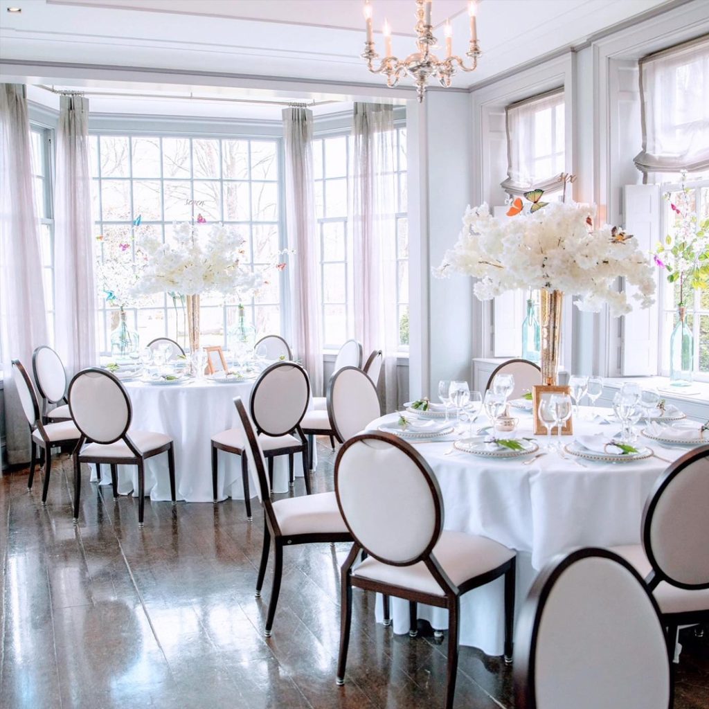 Location: Toronto, ONChair(s):719 Caprice Stack