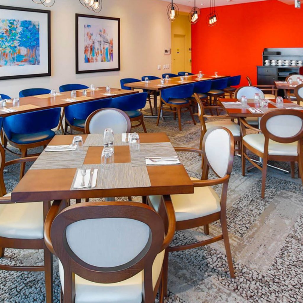 Location: Ajax, OntarioChair(s):458 Versailles Arm 860-UB Riviera Arm 860-VB Riviera 935-TWLG Dream Lounge Custom 686-STK/US/WB Opus Arm Stack Stool(s):1421 Crystal Bar