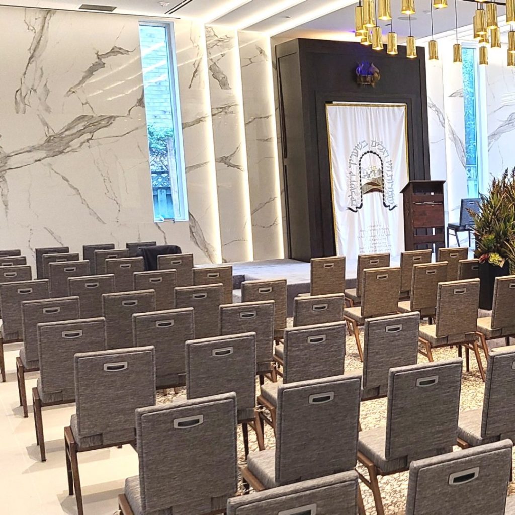 Location: Toronto, ONChair(s):736 Aria Stack