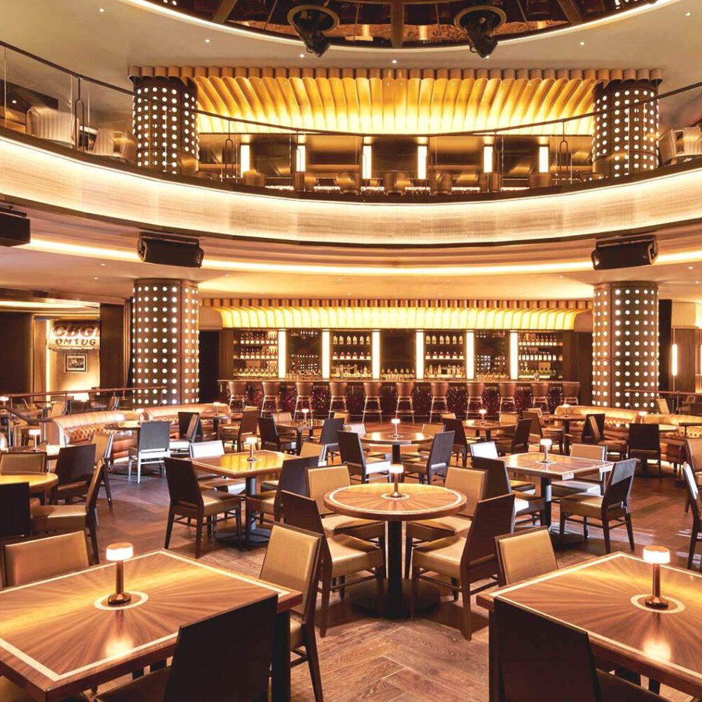 Location: New York, NYDesign: Jeffery beers internationalChair(s):578-US/UBP Timberly StackStool(s):217 Jazz Lounge