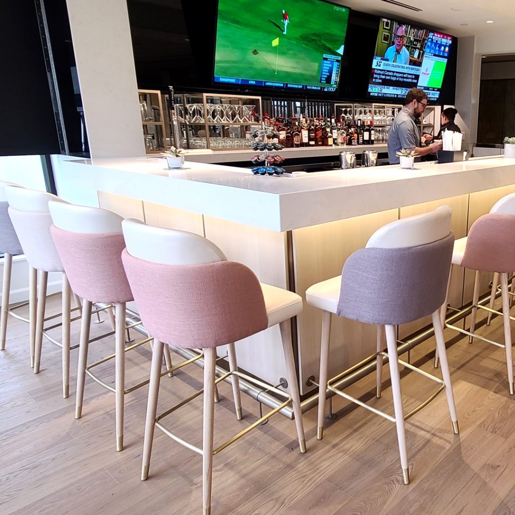 Location: Toronto, ONChair(s):880-TWLG Baza906-TWLG BristolStool(s):1906-TWLG Bristol