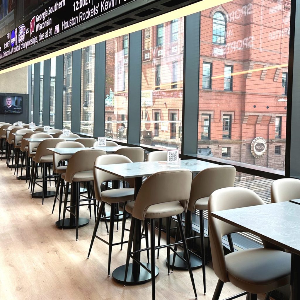 Location: Hartford , ConnecticutDesign: BBB ArchitectsChair(s):Custom DB Bleeker891-UB/TMLG BleekerStool(s):1891-TMLG Bleeker Bar