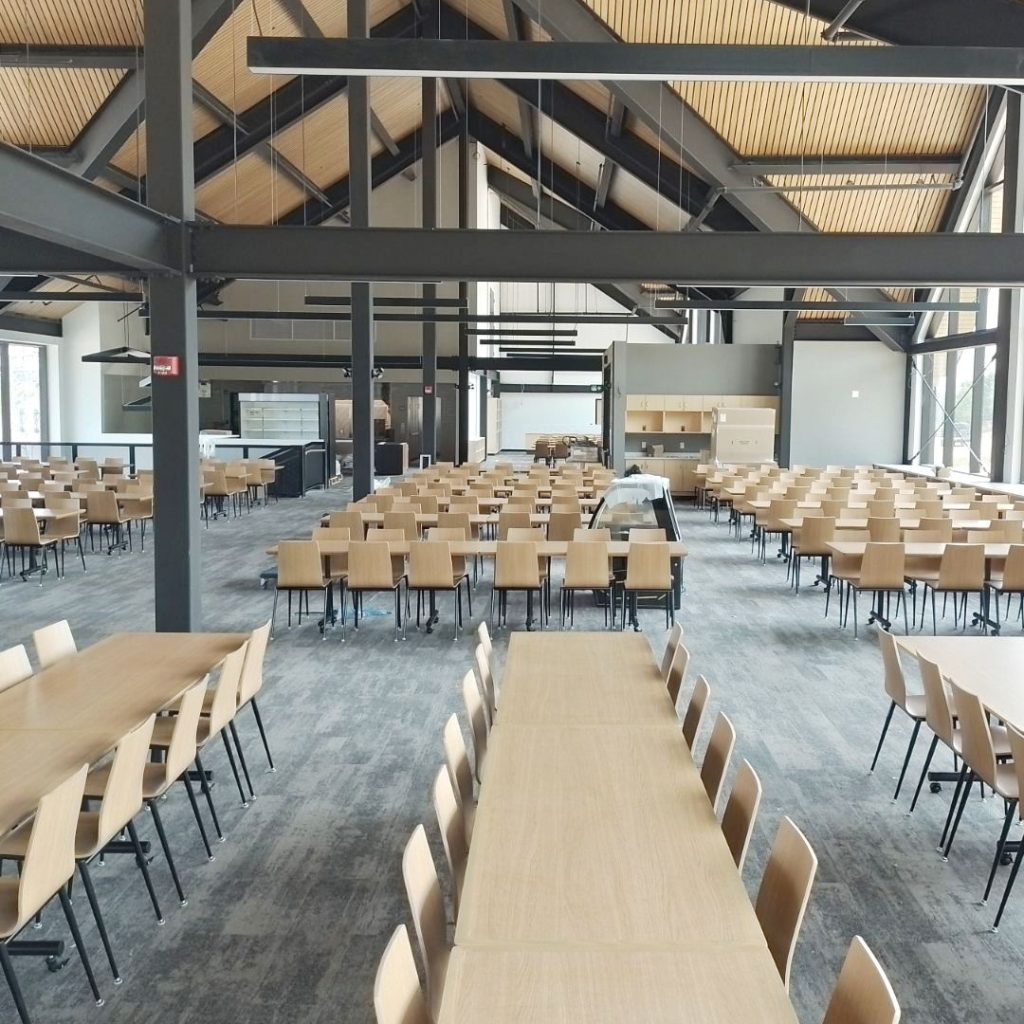 Location: The Blue Mountains, OntarioChair(s):161-USP/VB Robie StackBase(s):2300 Duplex 't'