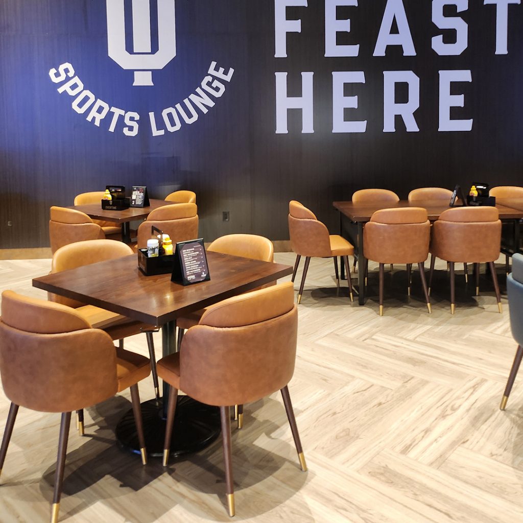 Location: Niagara Falls, CanadaChair(s):906-TWLG Bristol With FerrulesStool(s):1891-UB/TWLG Bleeker Bar1891-DB Bleeker Bar