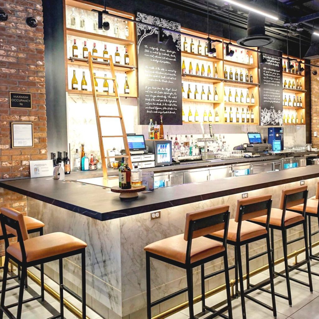 Location: Seattle–Tacoma International AirportDesign: MG2Chair(s):426-US/UB TuscanyStool(s):1426-US/UB Tuscany Bar