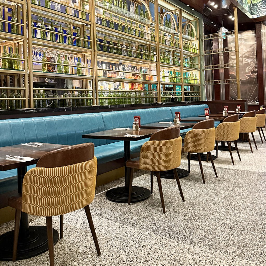 Location: Niagara Falls, ON Chair(s):830-TWLG Balthazar906-TWLG Bristol440 Blake