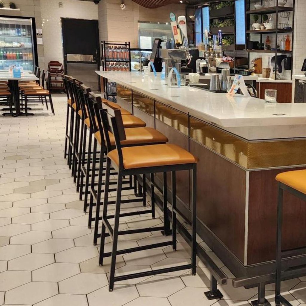 Location: TorontoChair(s):426-US/WBM TuscanyStool(s):1426-US/UB Tuscany Bar