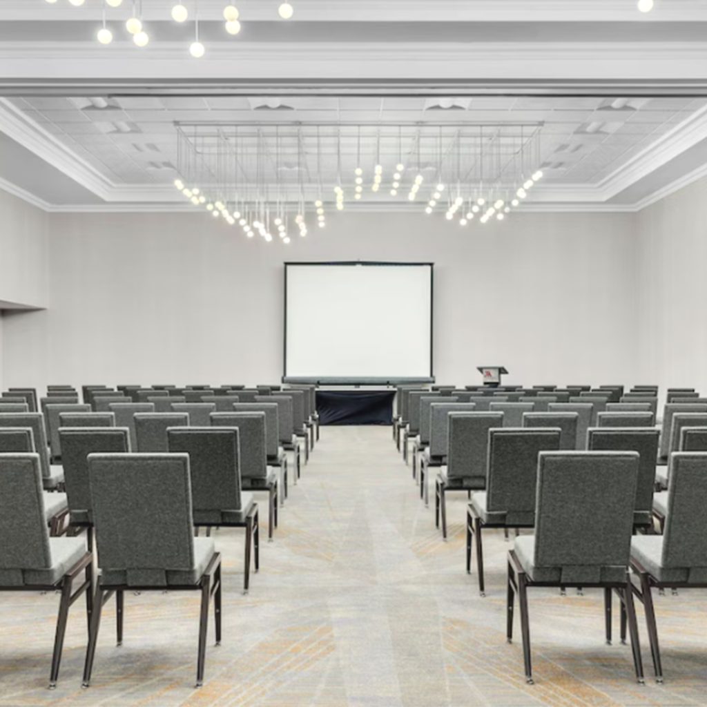 Location: Seattle, WAChair(s):813-SMLG Pamplona Stool(s):1394-TMLG Maestro Bar 1813-TMLG Pamplona Bar